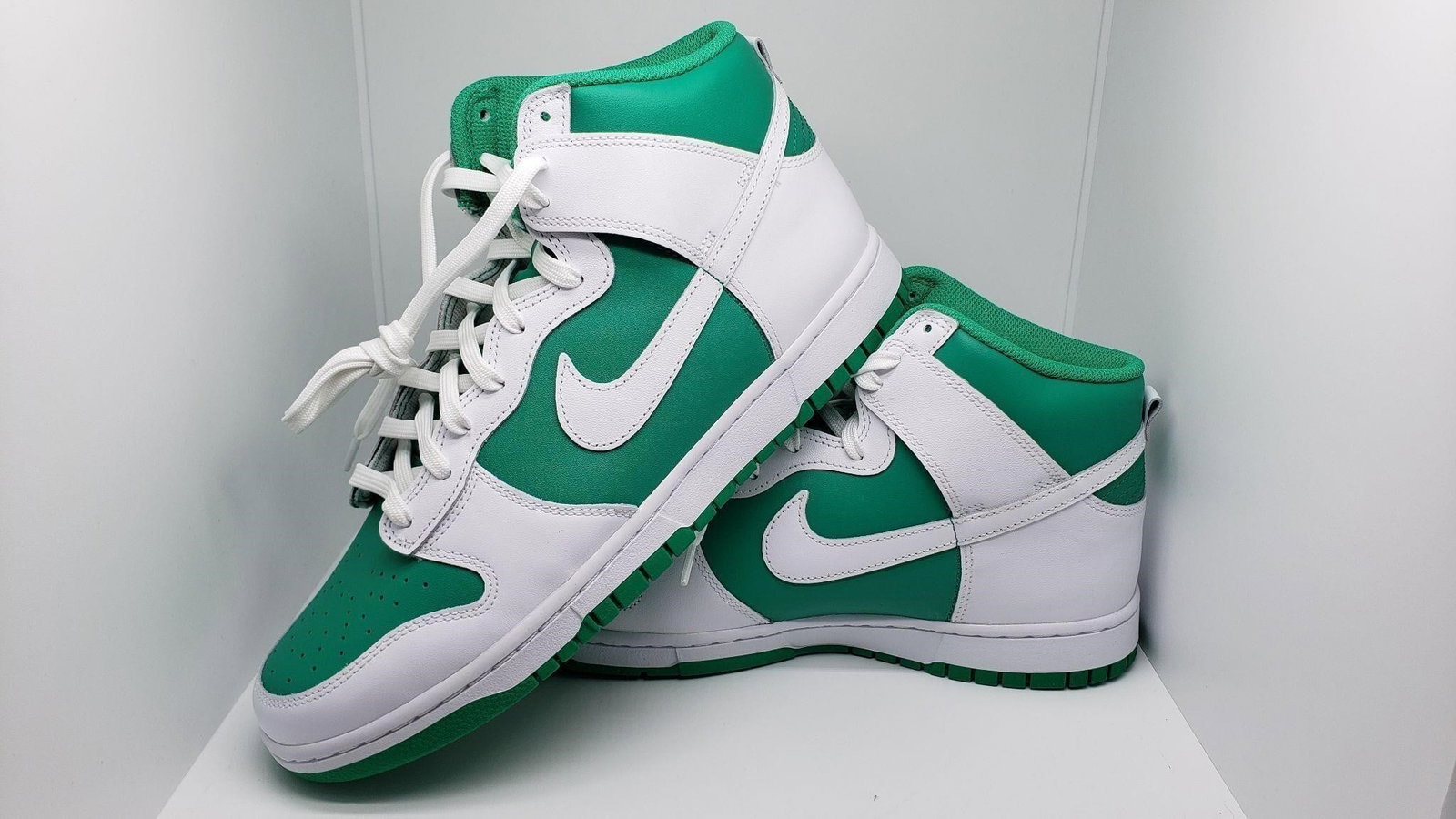 Nike Dunk Hi Retro Shoes Stadium Green White: Nike Dunk Hi Retro Shoes Stadium Green White Men's size 12 Brand new/Deadstock