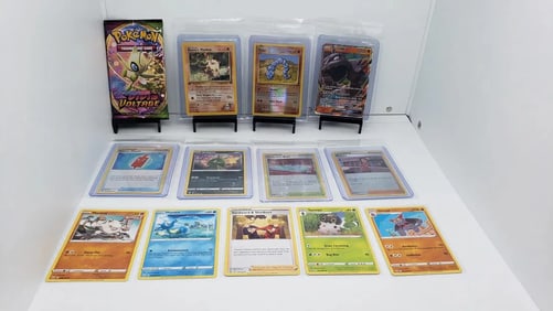 (13) Pokemon Vivid Voltage pack, Vintage, Evolutions, GX
