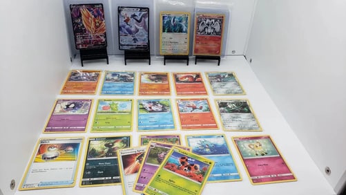 (23) Pokemon Japanese, V's, Vintage, Lugia Holo