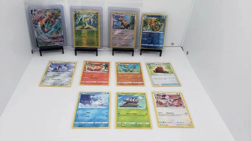 (11) TCG Pokemon Vmax, Snivy, Watchog
