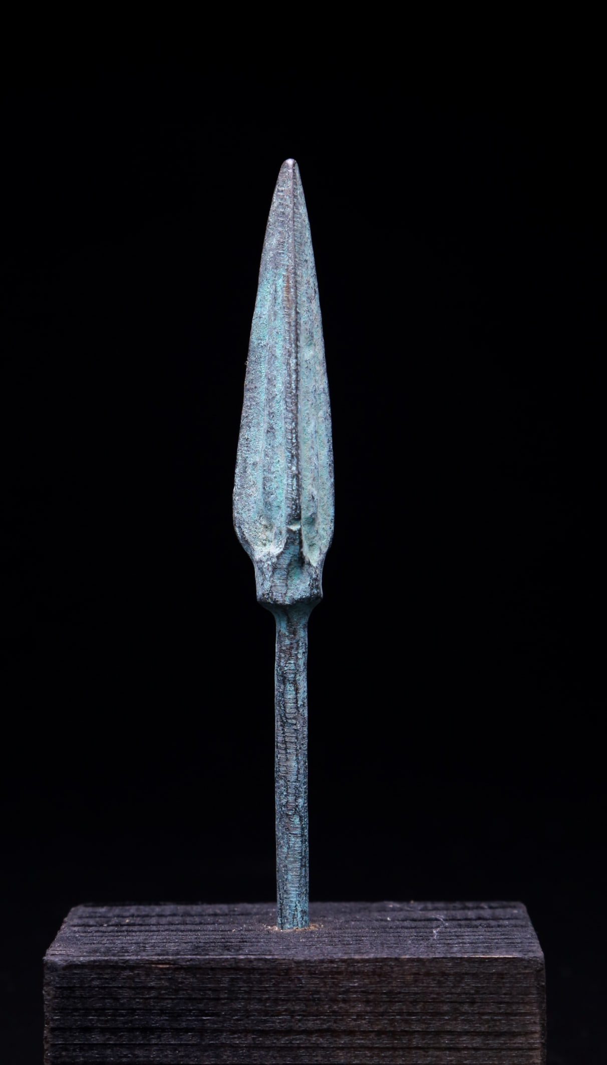RARE LARGE ANCIENT BRONZE SPEARHEAD (1 of 3)