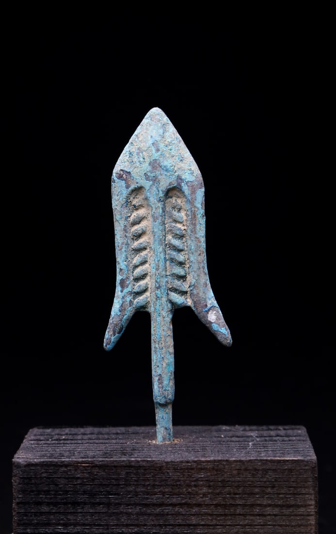 ANCIENT BRONZE ARROW SPEARHEAD (1 of 3)