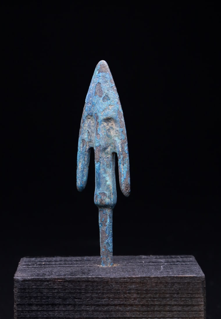 ANCIENT EGYPTIAN BRONZE ARROWHEAD (1 of 3)