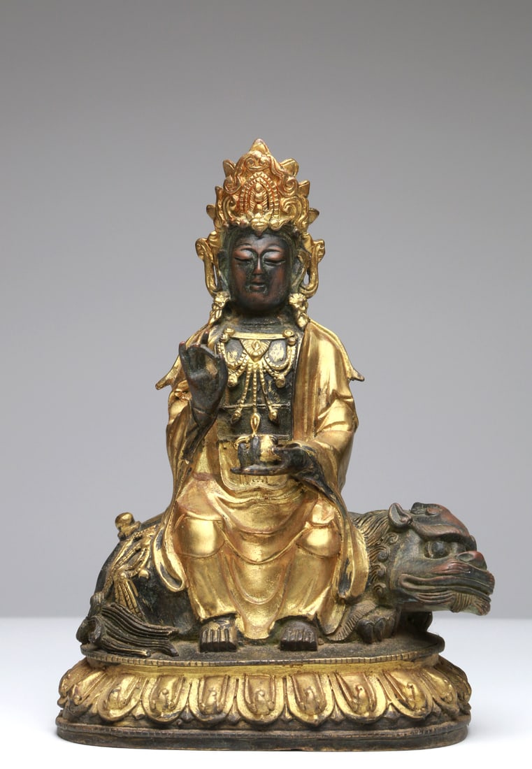 GUAN YIN Gilt Lacquered Bronze Figure of Guanyin on Lion: GUAN YIN Gilt Lacquered Bronze Figure of Guanyin on Lion Size: 223mm Height Estimate shipping fee by DHL/FEDEX for this item is around $550 Please look closeup at the all the photos here. If you need 