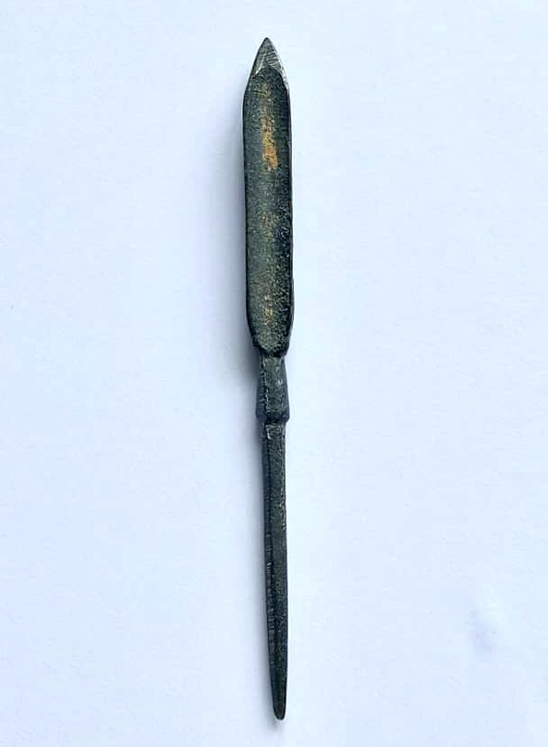 Ancient Roman Longshot Bronze Arrowhead (M31) (1 of 3)