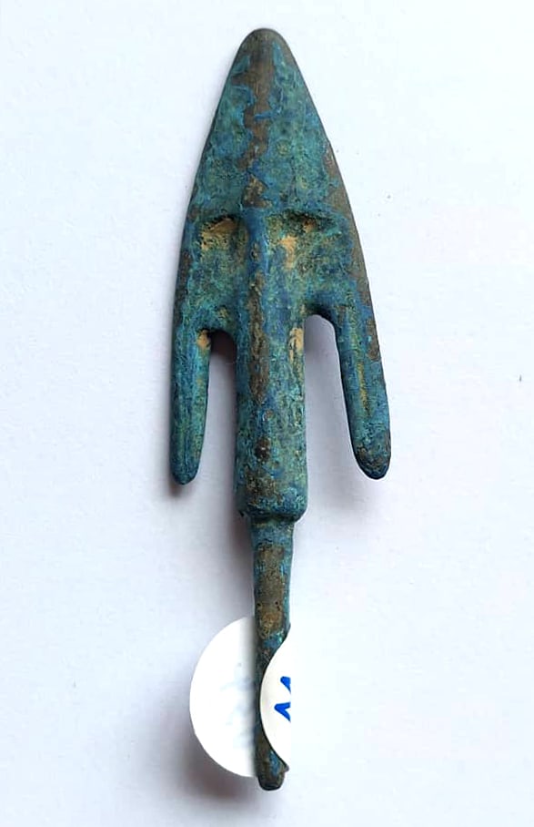 (M034) ANCIENT VIKING BRONZE ARROWHEAD SUPERB BATTLE RELIC CA 1050AD (1 of 2)