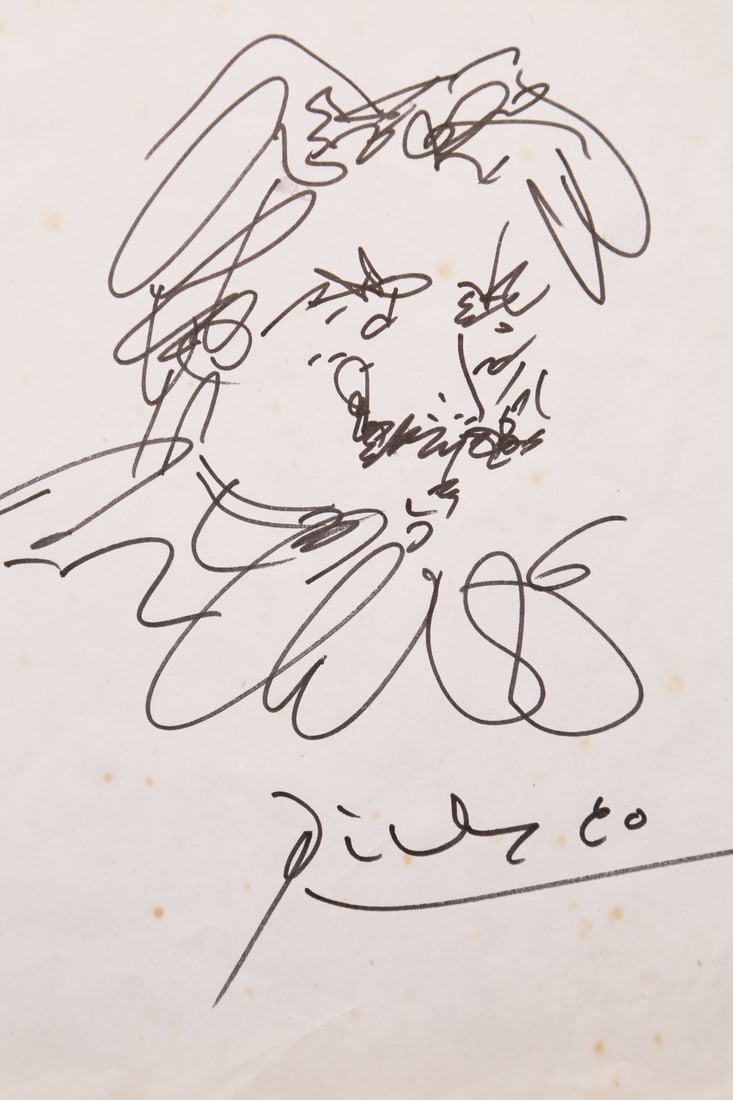 PABLO PICASSO Drawing on paper Signed Picasso: PABLO PICASSO Drawing on paper Signed Picasso This beautiful vintage painting from private art collector. SIZE: 21.6 x 27.7cm. Provenance: Private collector Berlin It also come with Certificate PICASS