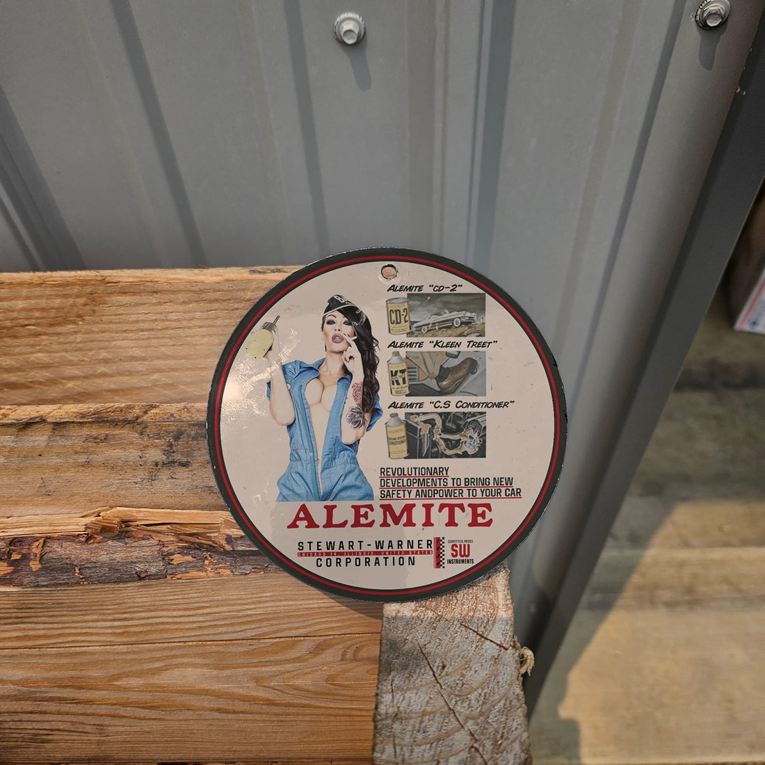 1934 Alemite Lubricants 4.5-Inch Porcelain Sign (1 of 12)