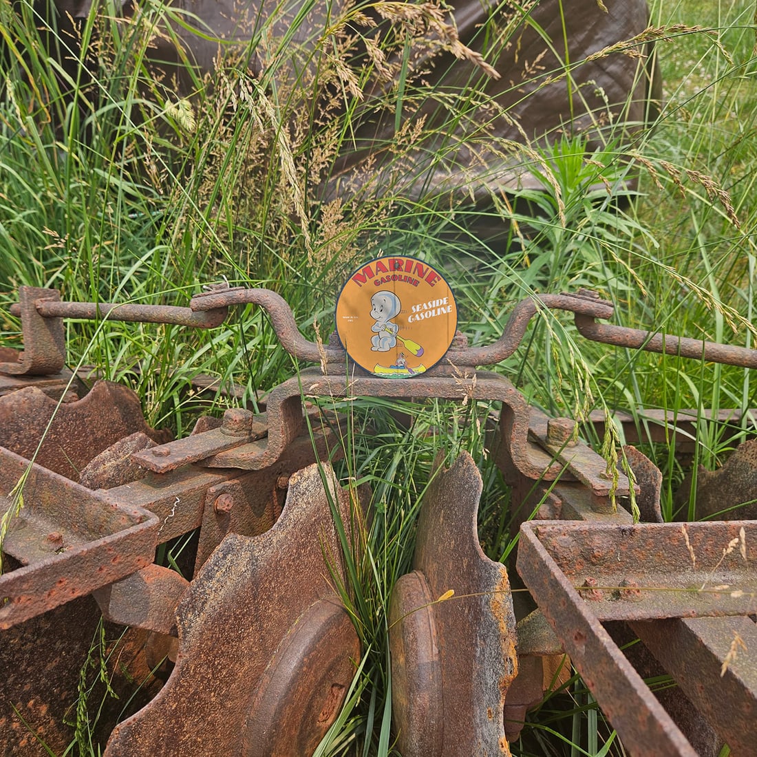 1965 Marine Seaside Gasoline 4.5-Inch Porcelain Sign (1 of 12)