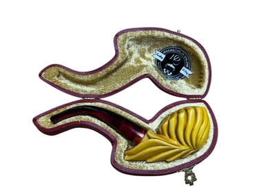 Exquisite Handcrafted Meerschaum Pipe with Leaf Design - Highly Collectible Turkish Craftsmanship