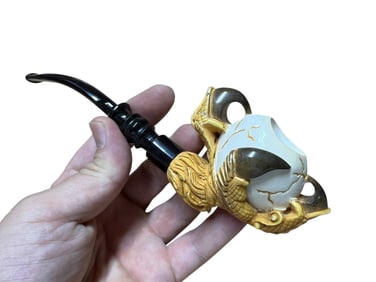 Mastercrafted Handcarved Meerschaum Pipe: A Unique Artistic Treasure