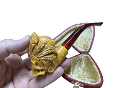 Exquisite Handcrafted Meerschaum Pipe: Skull Design, a Collector's Dream