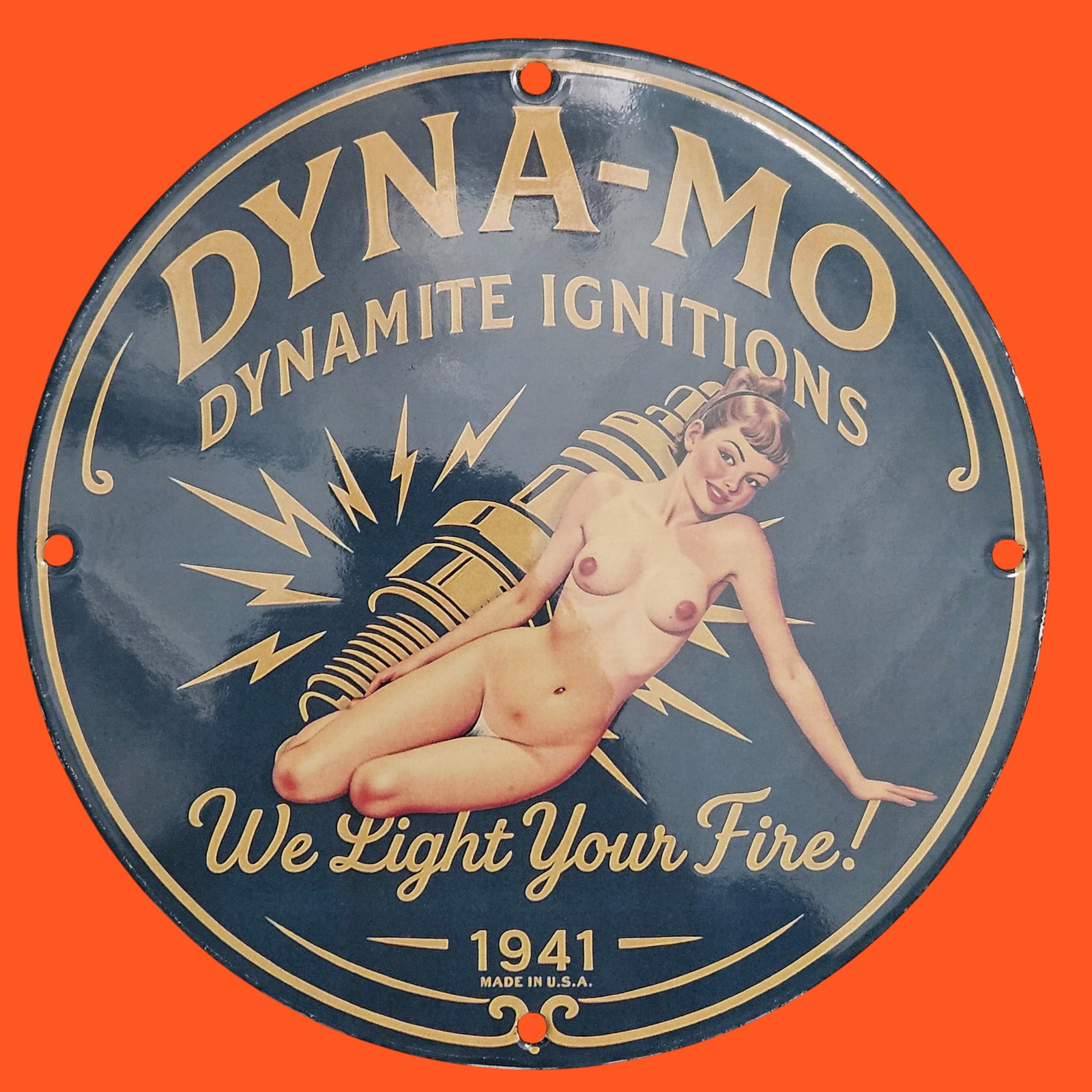 Vintage Dyna-Mo Porcelain Sign from 1941 - Rare Collectible for Automobilia Enthusiasts: Discover the alluring charm of this vintage Dyna-Mo porcelain sign from 1941, a true collectible gem for automotive and advertising enthusiasts alike. Its striking design features a captivating pin-up