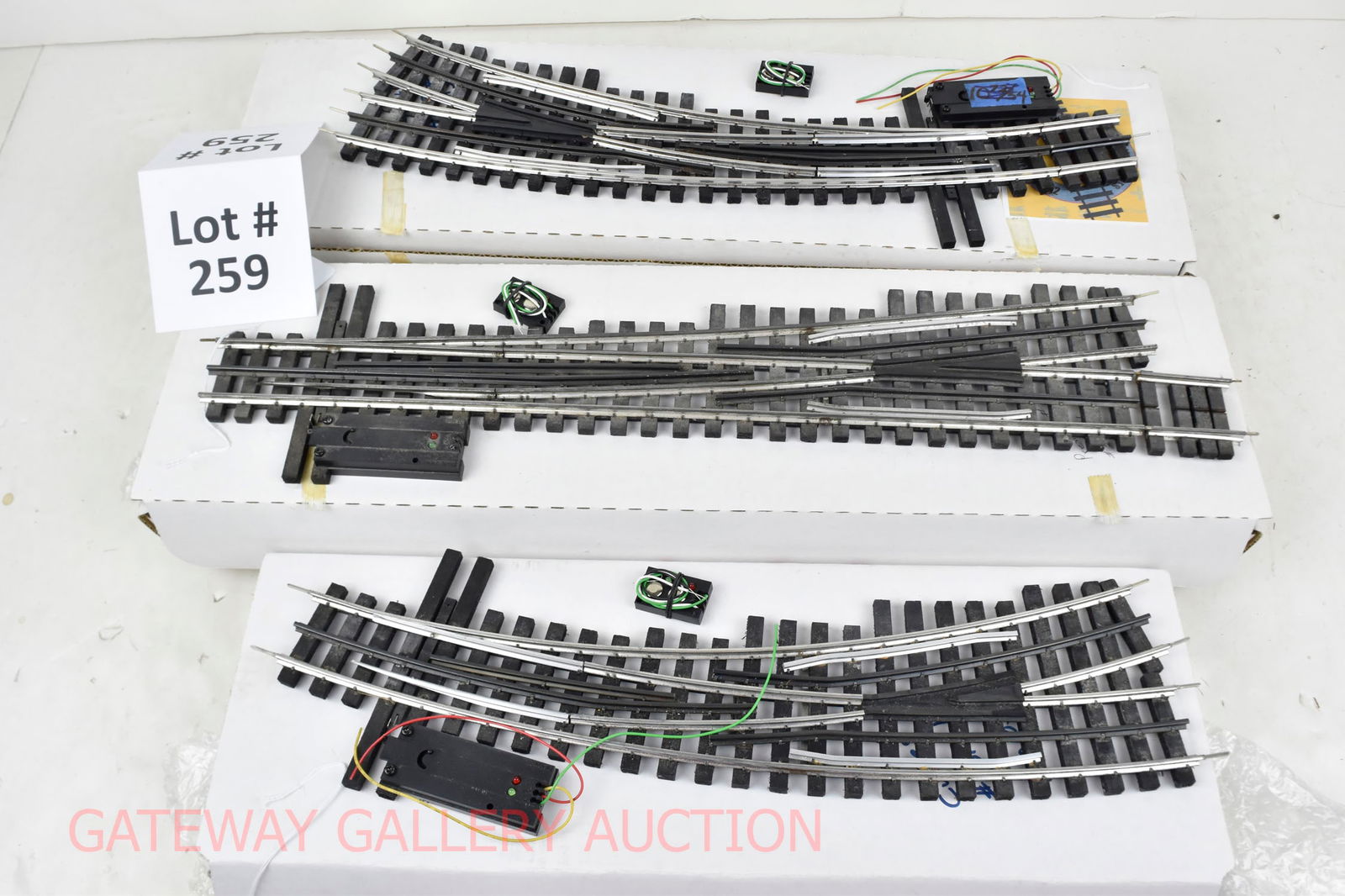 Ross Custom Switches:: 161M Curved LH O72/O54 Switch, 160 Curved RH O72/O54 Switch, 211 LH Curved Switch Motors/Controllers OB