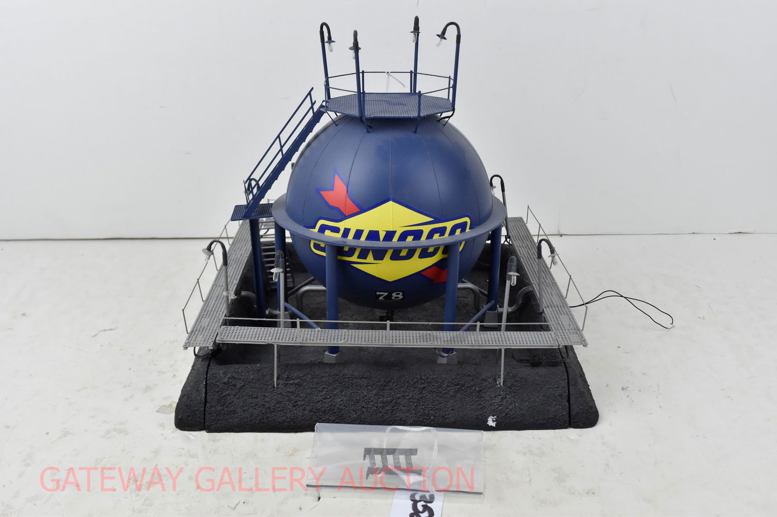 Modern Lionel:: 37808 Lighted Spherical Oil Storage Tank No Box