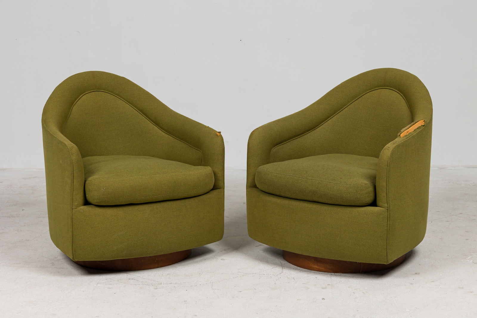 Milo Baughman Chairs for Sale at Auction