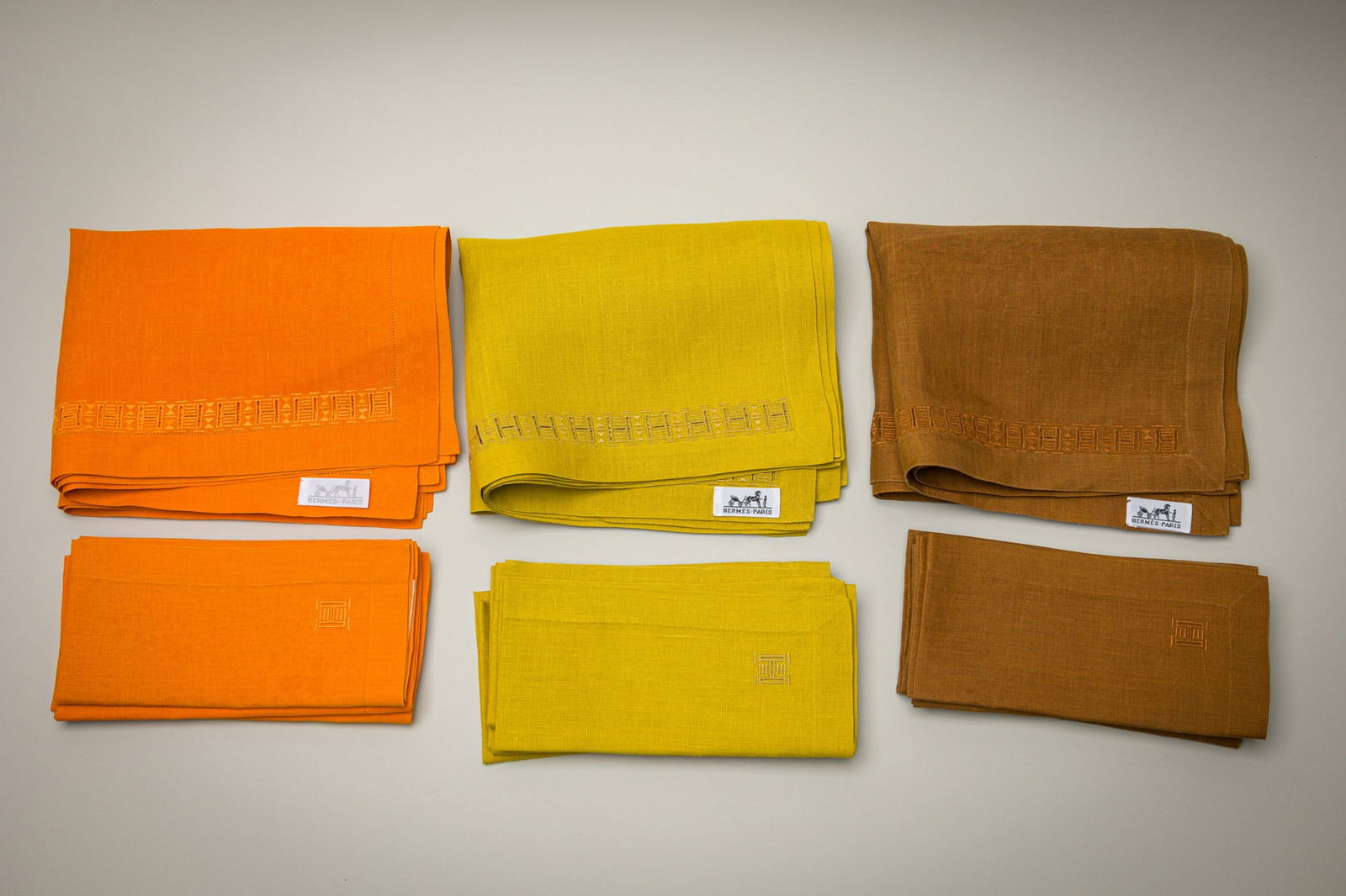 Set (12) Hermes "Avalon" linen napkins & placemats (1 of 15)