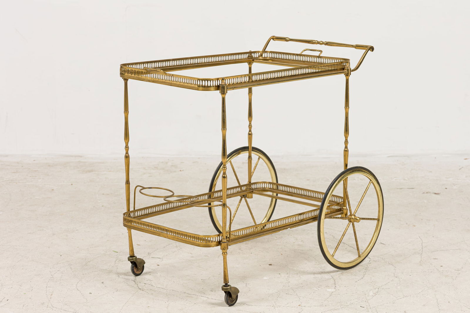 Italian Mid-Century Hollywood Regency Style Brass and Glass Tea / Bar Cart (1 of 11)