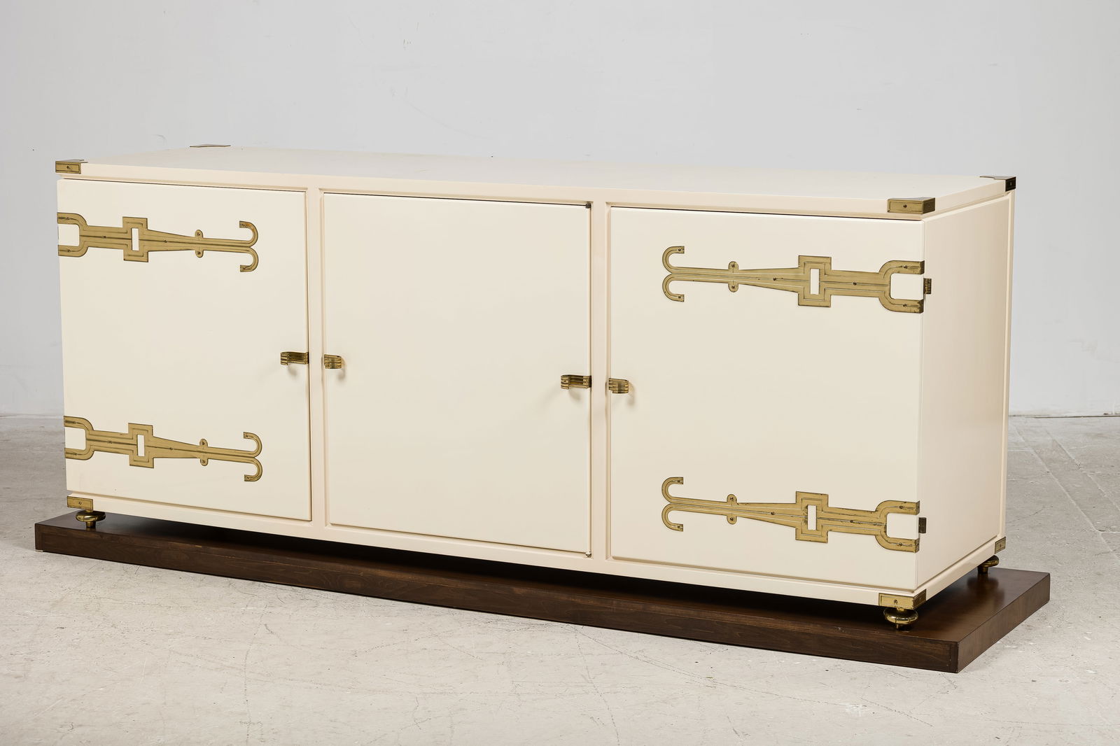 Tommi Parzinger, Fine Lacquered Sideboard (1 of 16)