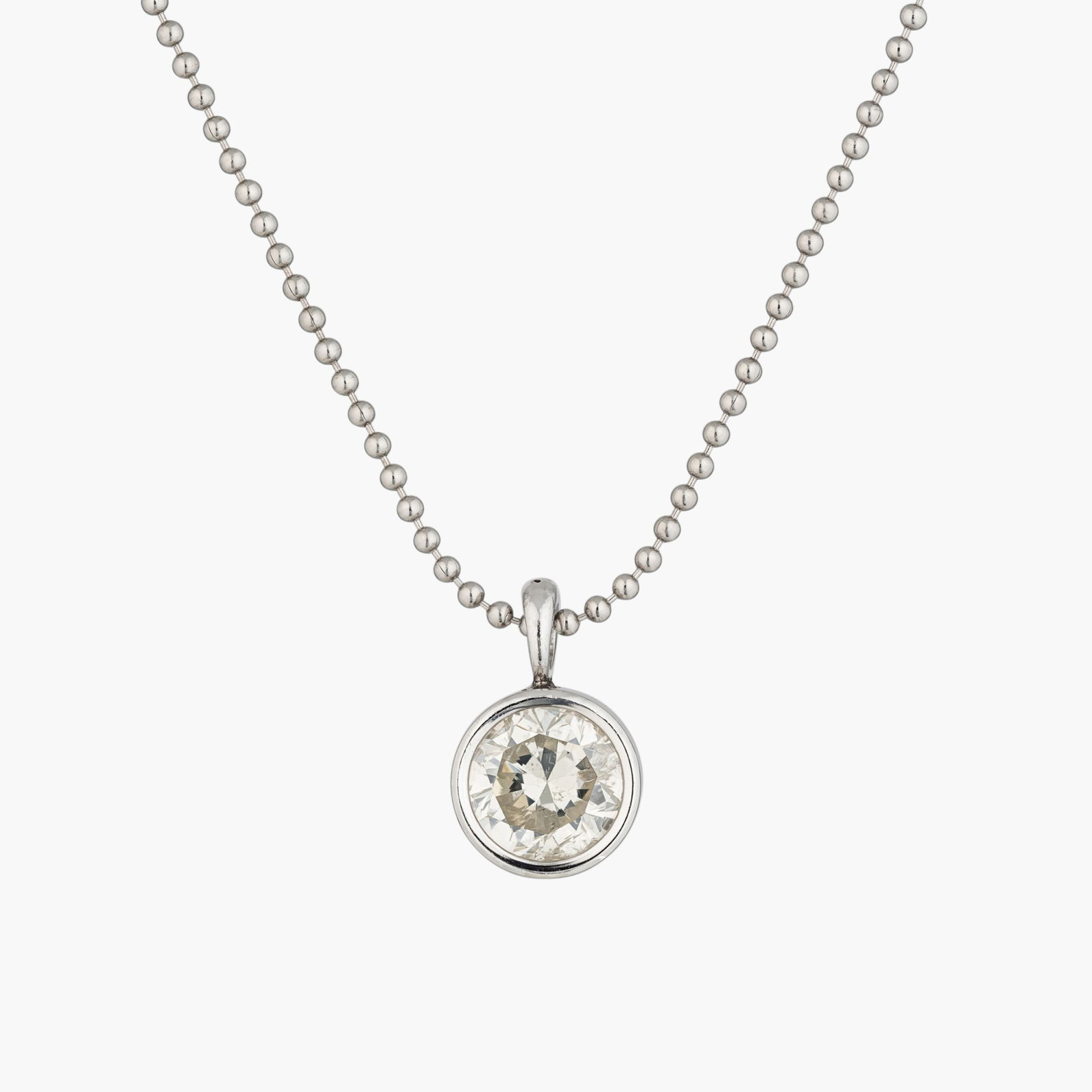 Solitary Diamond Pandent / Chain in Platinum (1 of 2)