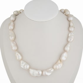 Baroque Pearl Necklace
