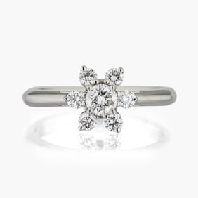 Tiffany&Co. Flower Diamond Ring in Platinum