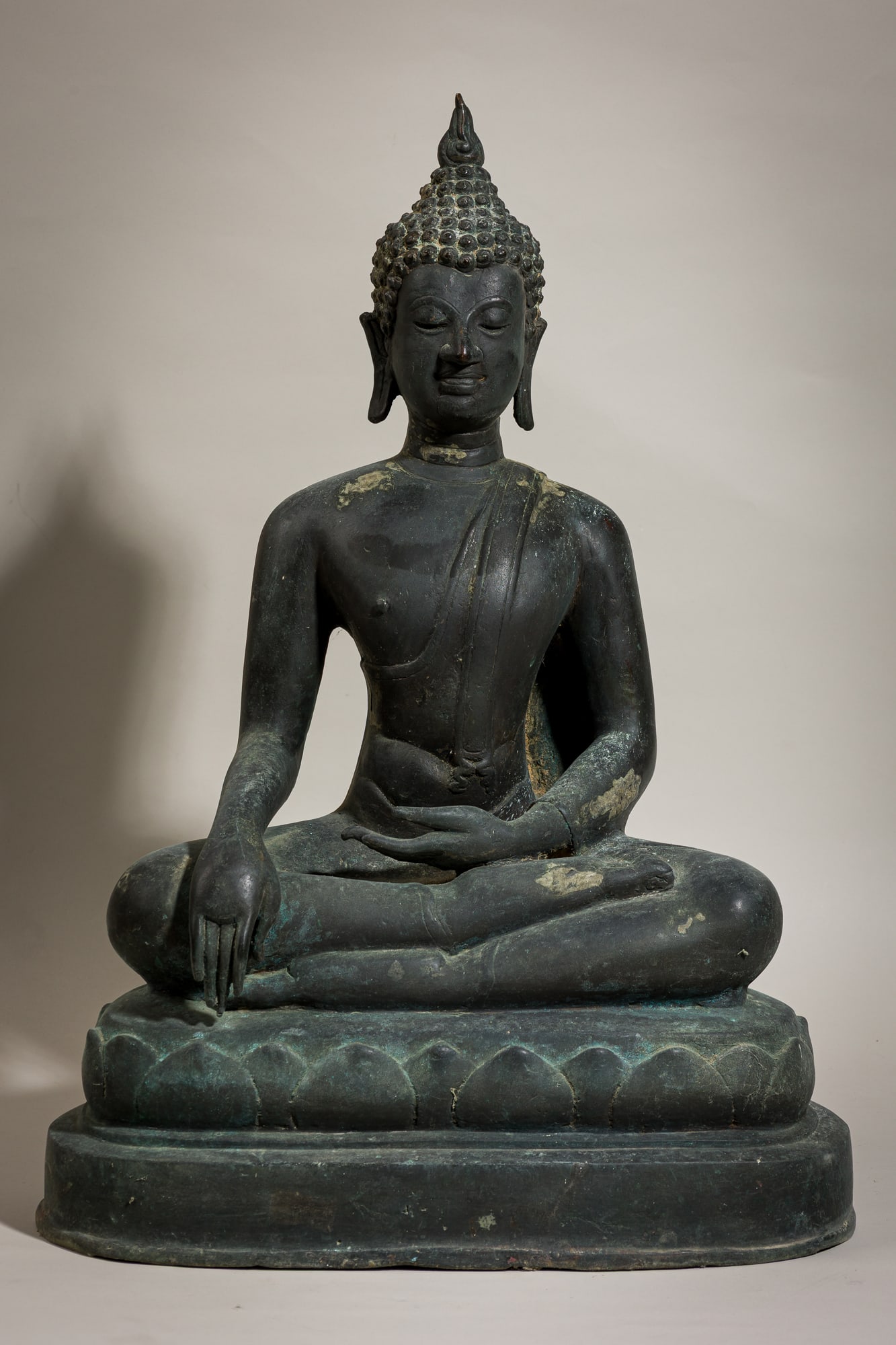Large Southeast Asian bronze Buddha (1 of 10)