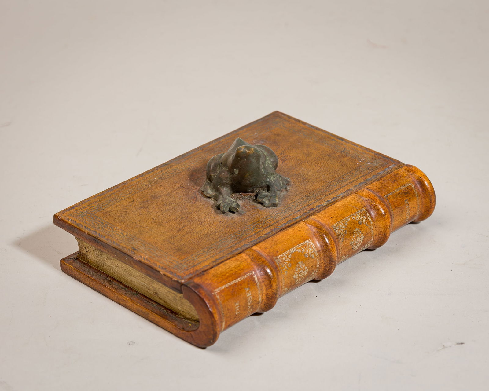 Edwardian style bronze mounted leather book box (1 of 9)