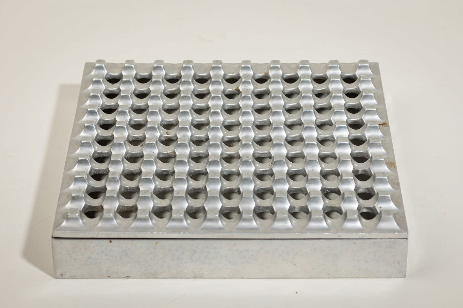 Beck & Jung, "Ultima 30" ashtray (1 of 4)