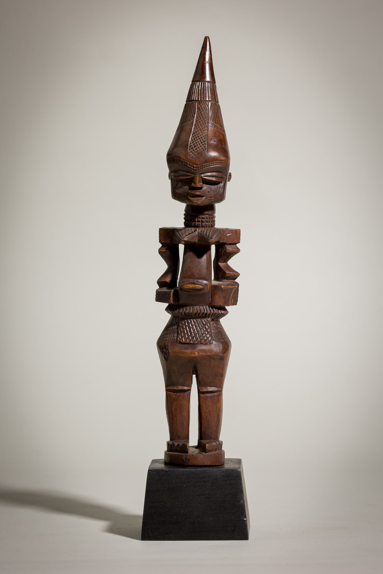 Luluwa standing figure (1 of 9)