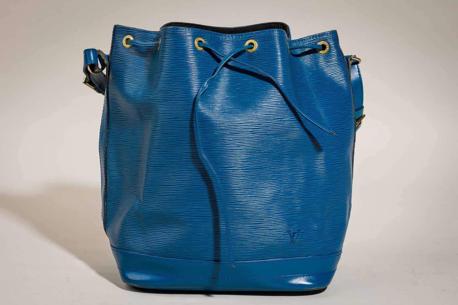 Louis Vuitton Epi Noe Drawstring Shoulder Bag- Toledo Blue (1 of 5)