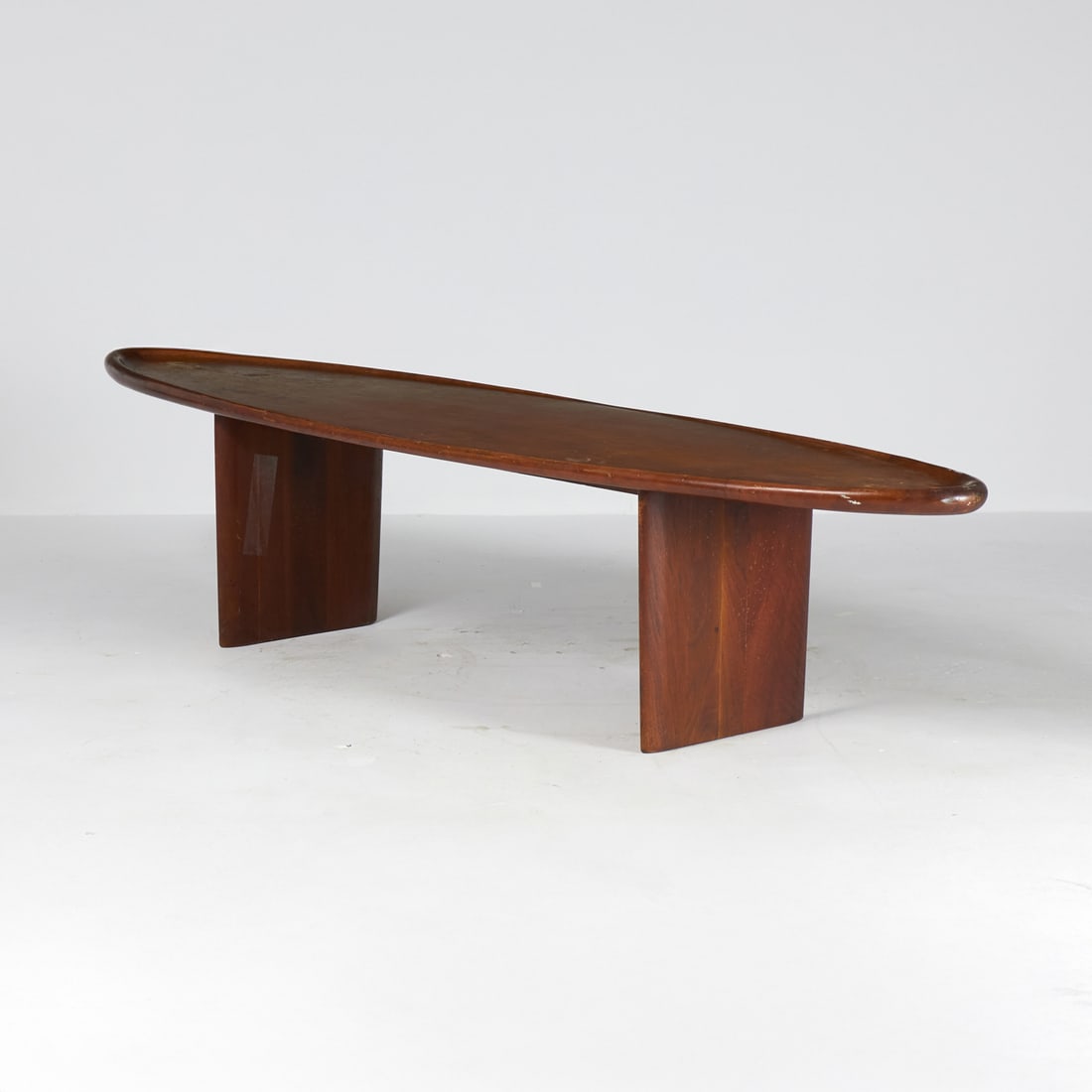 T.H. Robsjohn-Gibbings for Widdicomb, Mid-Century Mahogany Surfboard Cocktail Table (1 of 19)