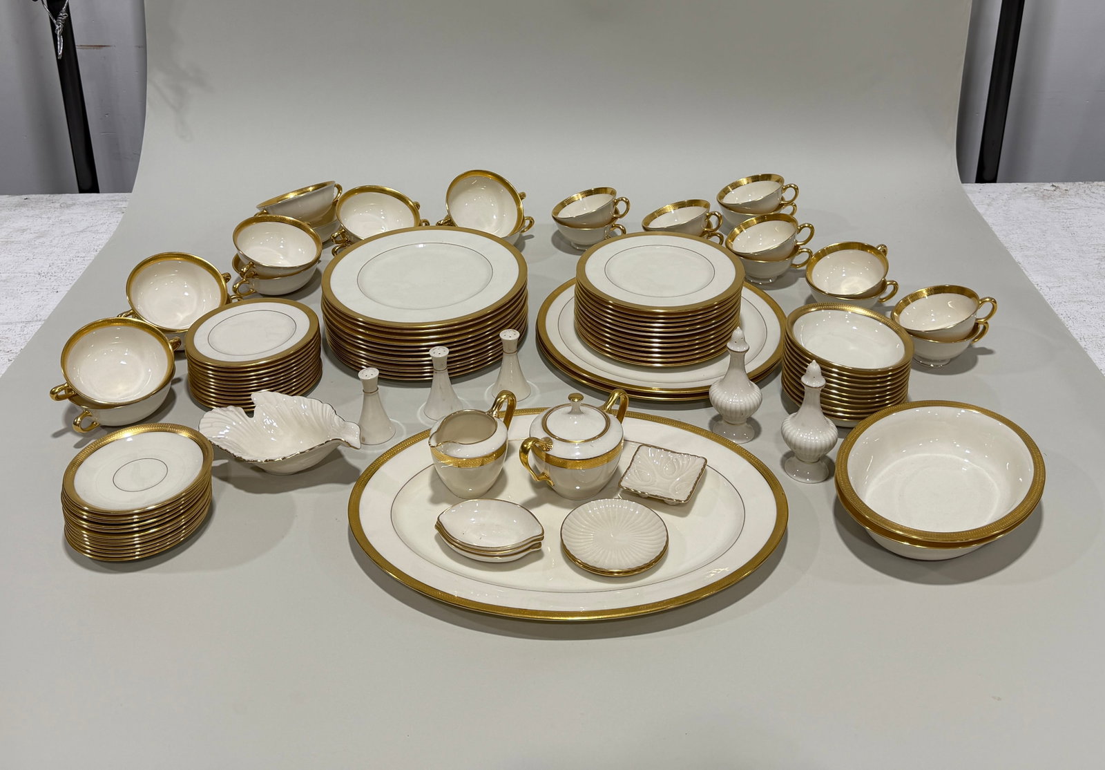 Lenox "Lowell" dinner service for 12 (1 of 4)