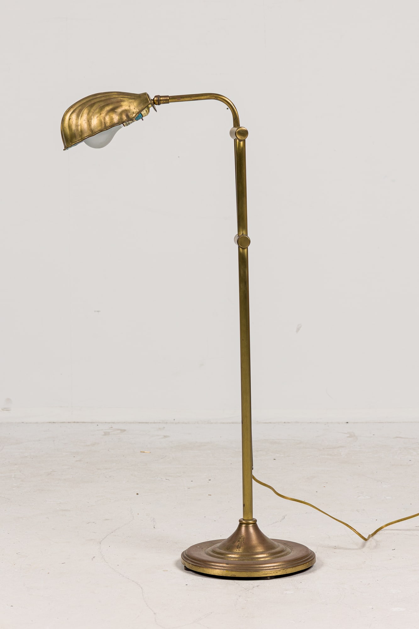 Bradley & Hubbard (Style), adjustable metal floor lamp (1 of 8)