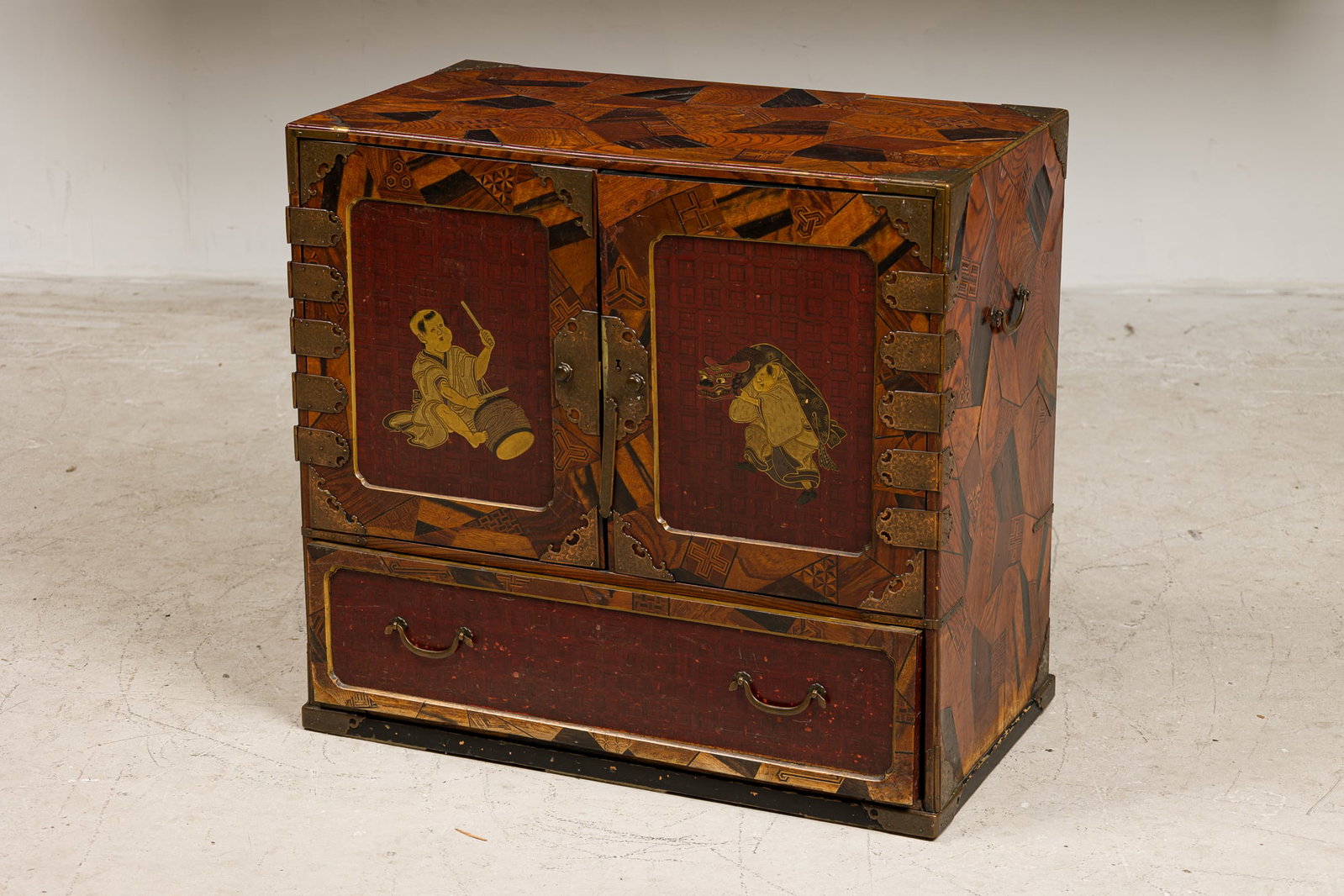 Japanese Meiji small parquetry Tansu chest/cabinet (1 of 16)