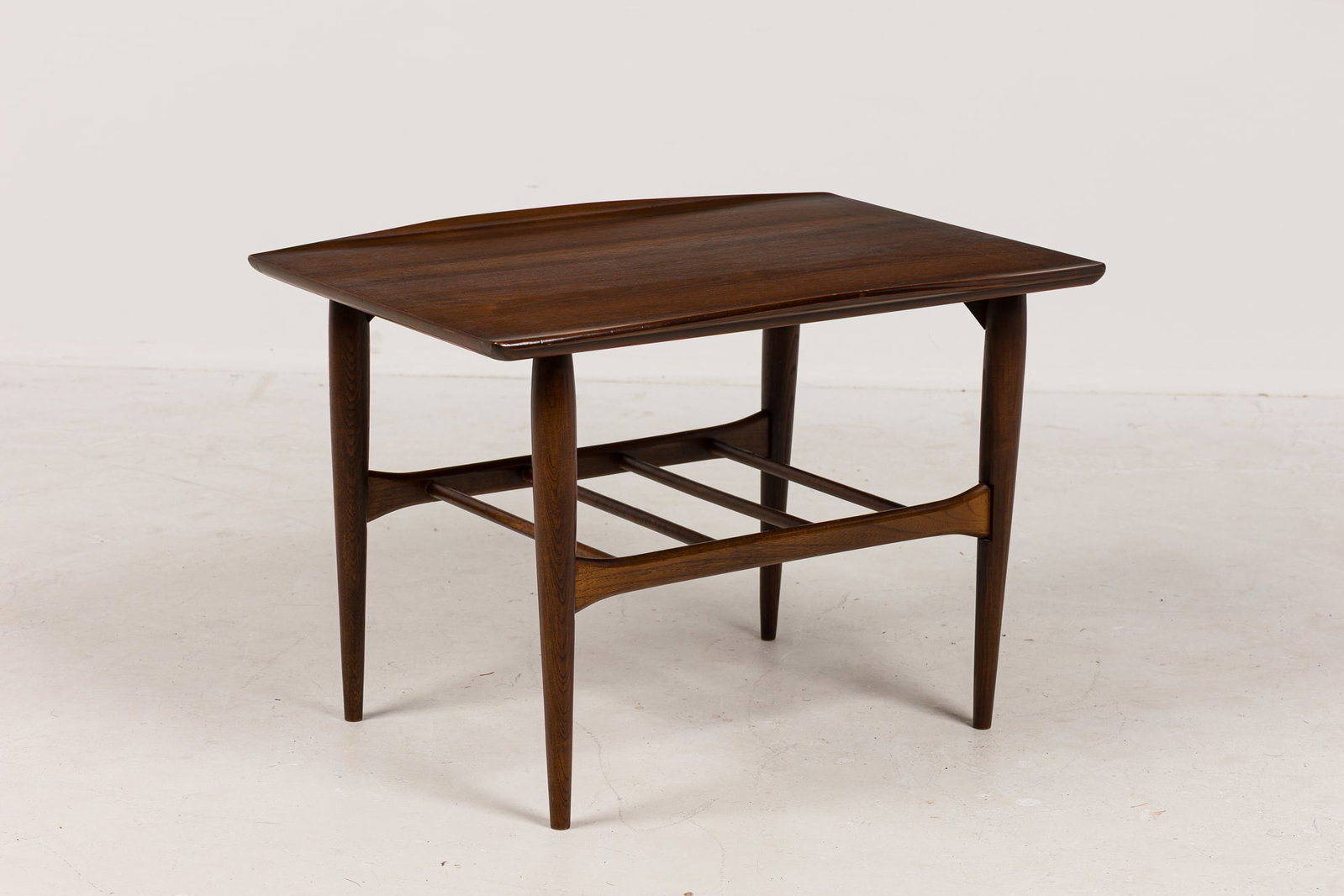 Bassett Furniture, 'Artisan' walnut end table (1 of 7)