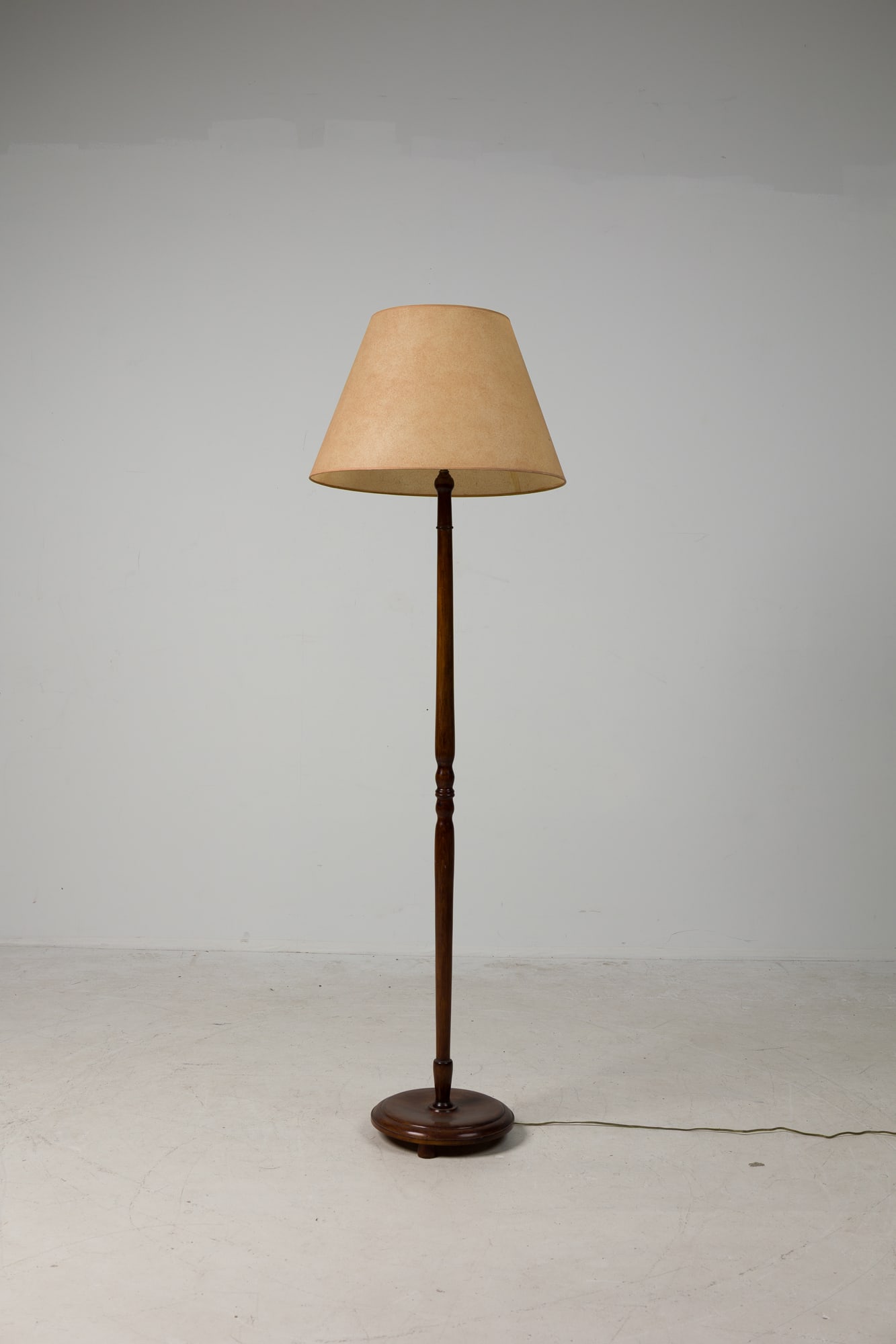 Assembled pair Edwardian turned oak floor lamps (1 of 11)