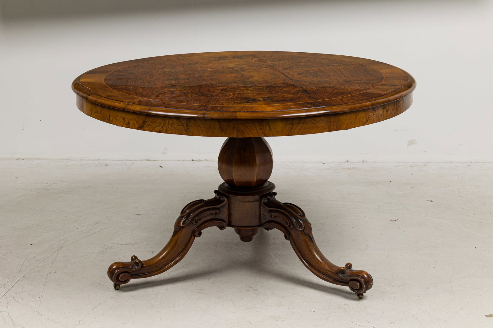 Early English Victorian burl walnut oval tilt-top dining table, Thierry Despont (1 of 15)