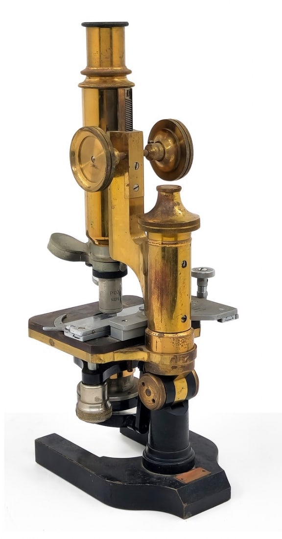 Vintage Microscope with Accessories, Berlin Medicinisches Waarenhaus (1 of 11)