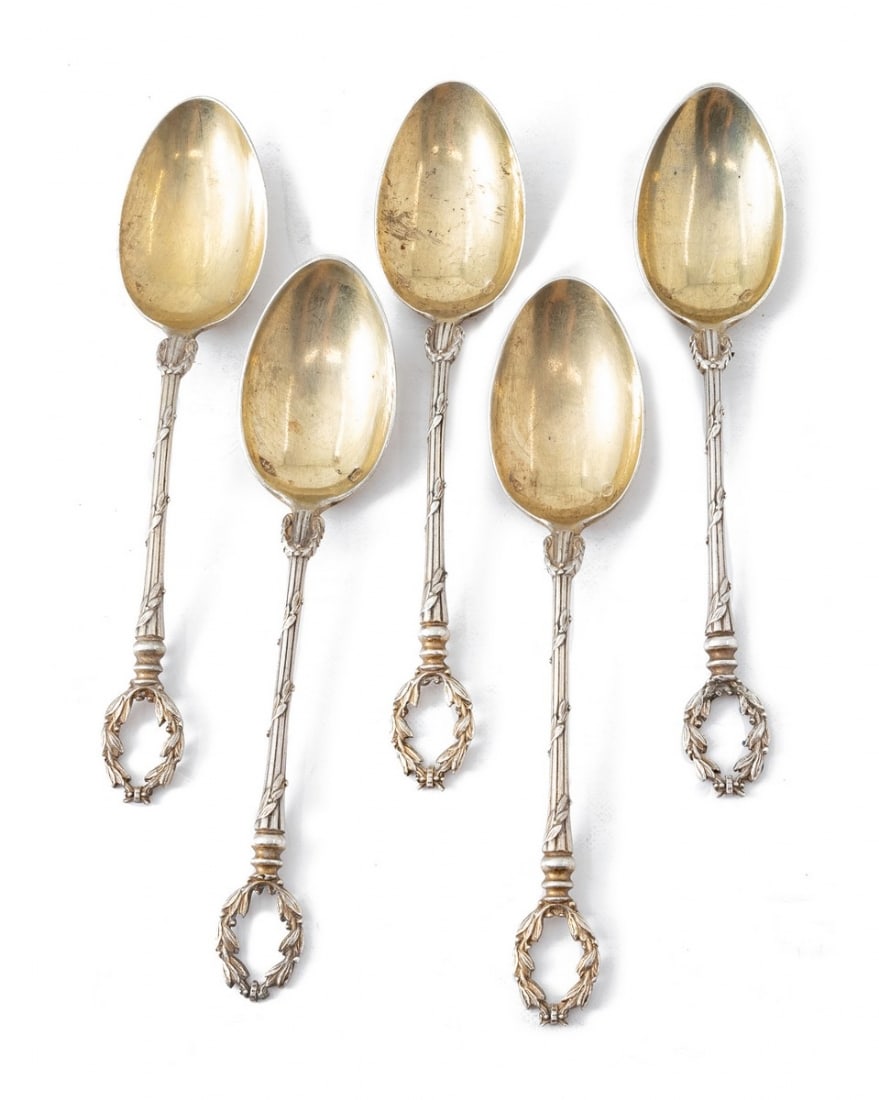 5 quality French silver spoons made by Alphonse Debain: 5 quality French silver spoons made by Alphonse Debain, a famous French silversmith who worked in the 19th and early 20th centuries Made of 950 silver (signed) The remains of the coating Weight: 90 gr