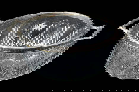 Cut crystal serving bowl, made in Reims France, with a silver plated frame made in Italy: Cut crystal serving bowl, made in Reims France, with a silver plated frame made in Italy, signed Width including handles: 28 cm height: height: 9 cmNotice: We are located in Israel and provide full pa