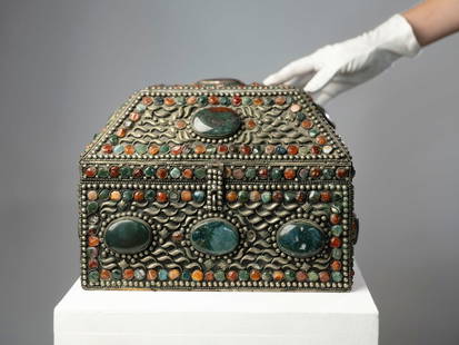 Large and Impressive Jewelry Box - Wood Covered with Hammered Silver and Inlaid Stones: Large and Impressive Jewelry Box - Wood Covered with Hammered Silver and Inlaid Stones, crafted from wood and entirely covered with hammered silver, adorned with inlays of natural stones in various co