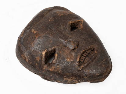 African mask of the Baka tribe, Ngbaka speakers from Congo: African mask of the Baka tribe, Ngbaka speakers from Congo, made of hand-carved wood Height: 23 cm Width: 18 cm Depth: 7 cmNotice: We are located in Israel and provide full packing and shipping servic