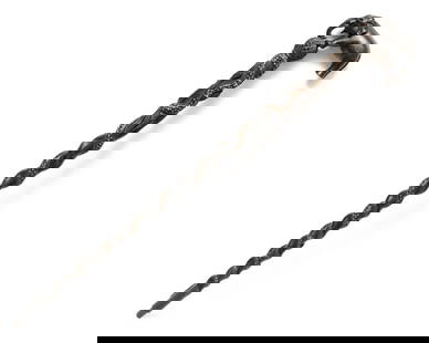 Antique and high-quality African walking stick: Antique and high-quality African walking stick, made of ebony wood inlaid with pieces of mother-of-pearl (some missing) Length: 91 cm Width including handle: 11.5 cmNotice: We are located in Israel an