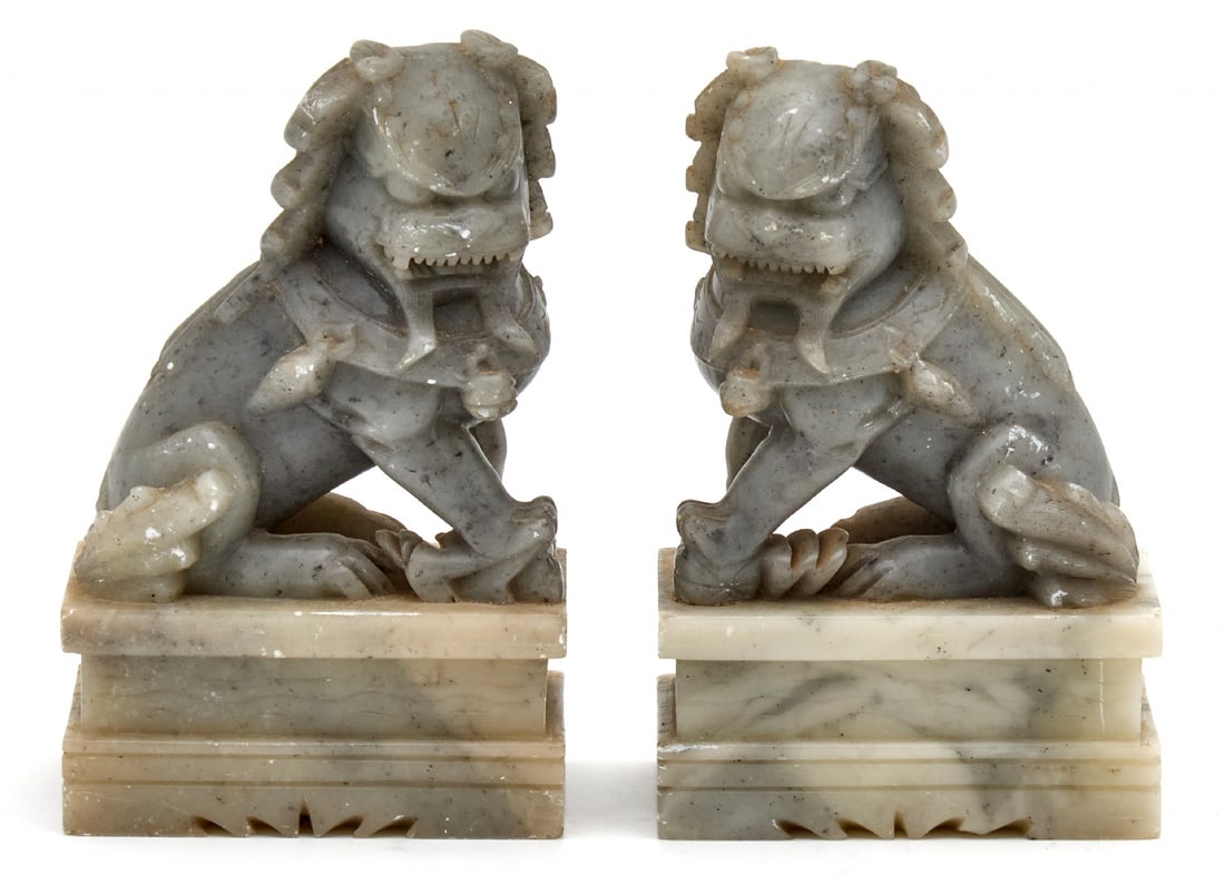 Pair of Bookends Shaped as Carved Chinese Foo Dogs: Pair of Bookends Shaped as Carved Chinese Foo Dogs, made of soapstone, carved as Chinese Foo Dogs Height: 15 cm Minor defectsNotice: We are located in Israel and provide full packing and shipping serv