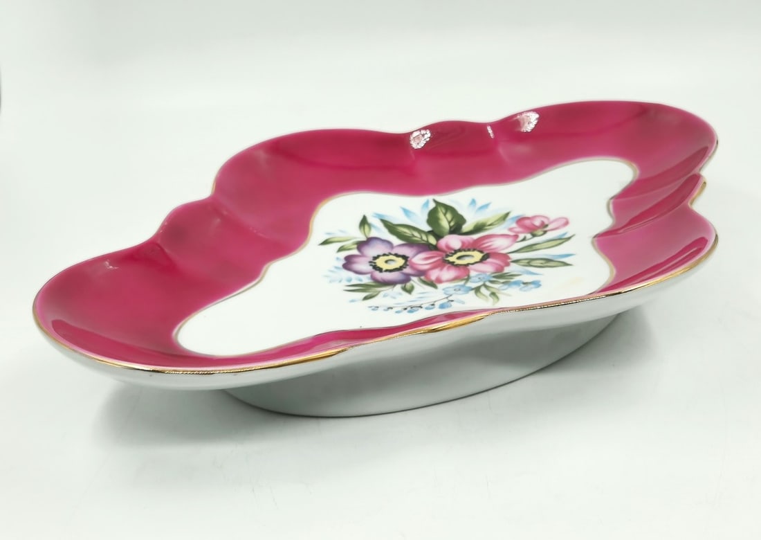 Large Japanese Porcelain Tray in Bukhara Style, Decorated with Floral Print and Signed (1 of 5)