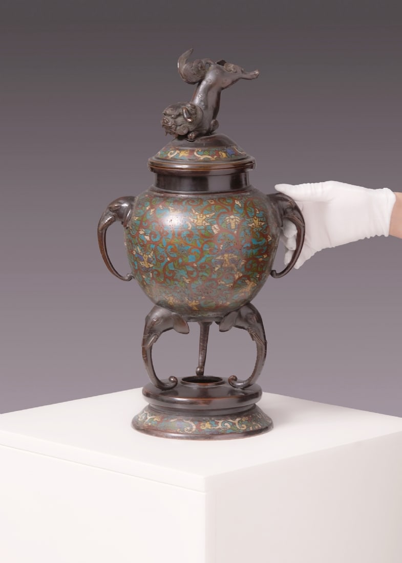 Antique 19th Century Chinese Bronze Vessel Decorated with Cloisonne Enamel: Antique 19th Century Chinese Bronze Vessel Decorated with Cloisonne Enamel, topped with a guardian lion (Shishi dog) Defect in the lid and repair Height: 45 cm Width: 26 cm Notice: We are l