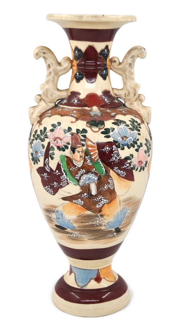 Antique Japanese Satsuma Vase, signed (1 of 5)