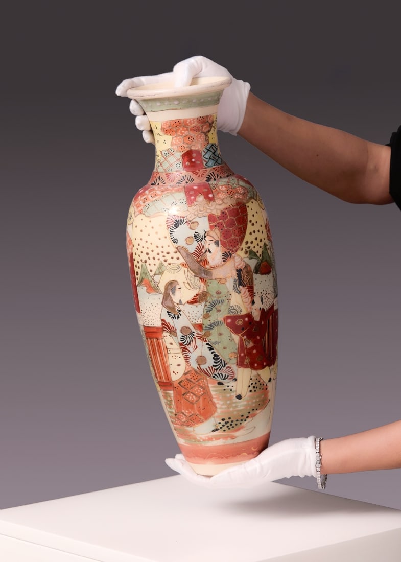 19th Century Japanese Satsuma Vase, Meiji Period, Enamel and Gold Work, Signed: 19th Century Japanese Satsuma Vase, Meiji Period, Enamel and Gold Work, Signed, Decorated with hand-painted enamel and gold. Diameter: 18 cm Height: 47 cm Notice: We are located in Israel and provide