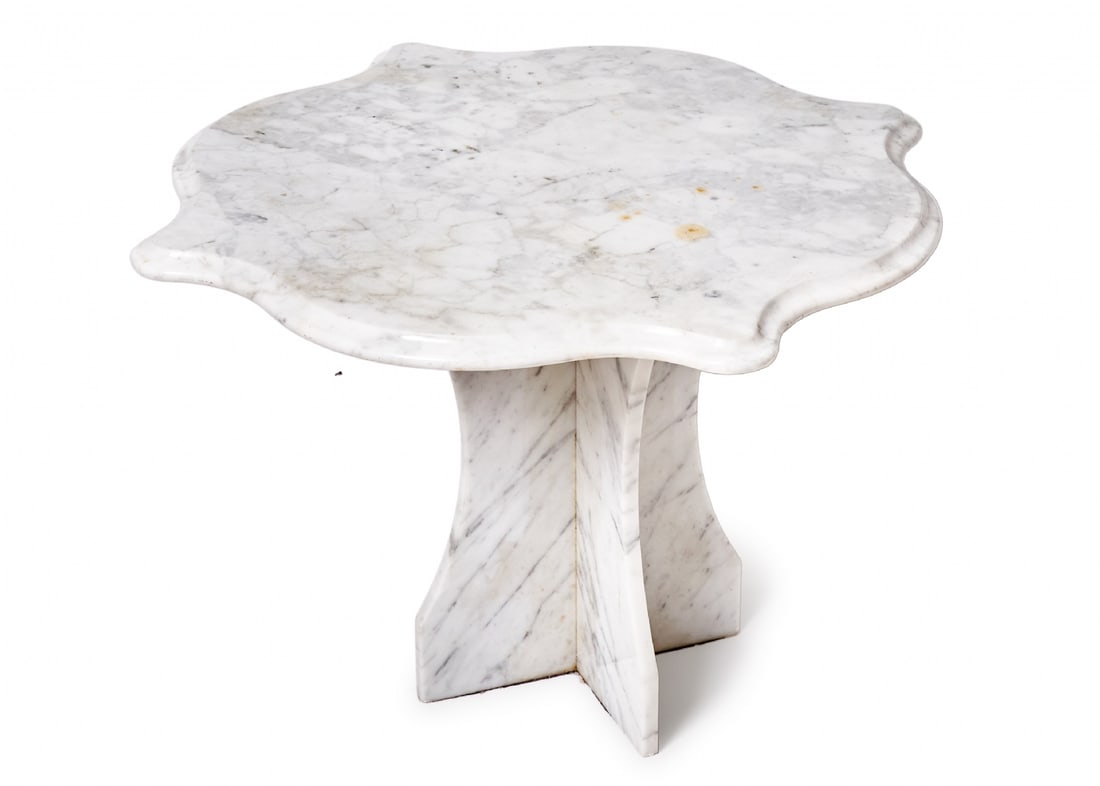 Heavy and Massive Marble Table: Heavy and Massive Marble Table, stains on the top Top: 64X64 cm Height: 48 cm Notice: We are located in Israel and provide full packing and shipping service. You can ask us for a shipping quote bef